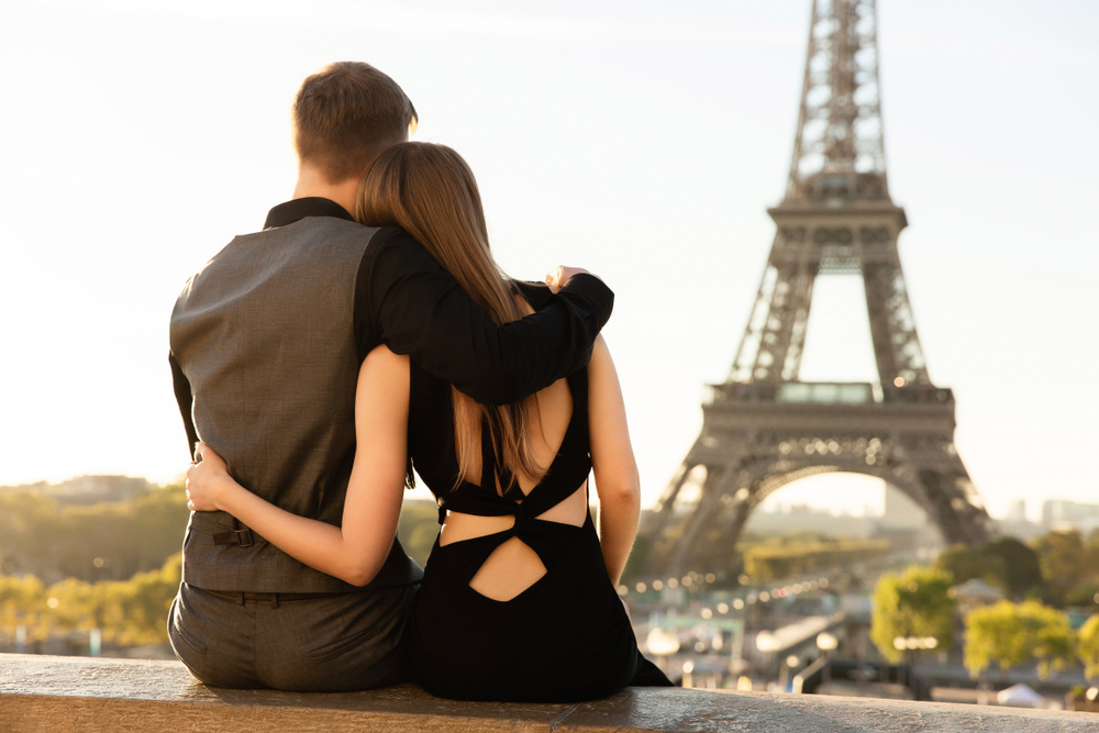 Mann und Frau in Paris